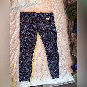 Lululemon Athletica Dynamic Blue and Black Leggings